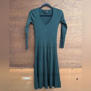 Banana Republic emerald hunter green sweater dress xs (fits like small)